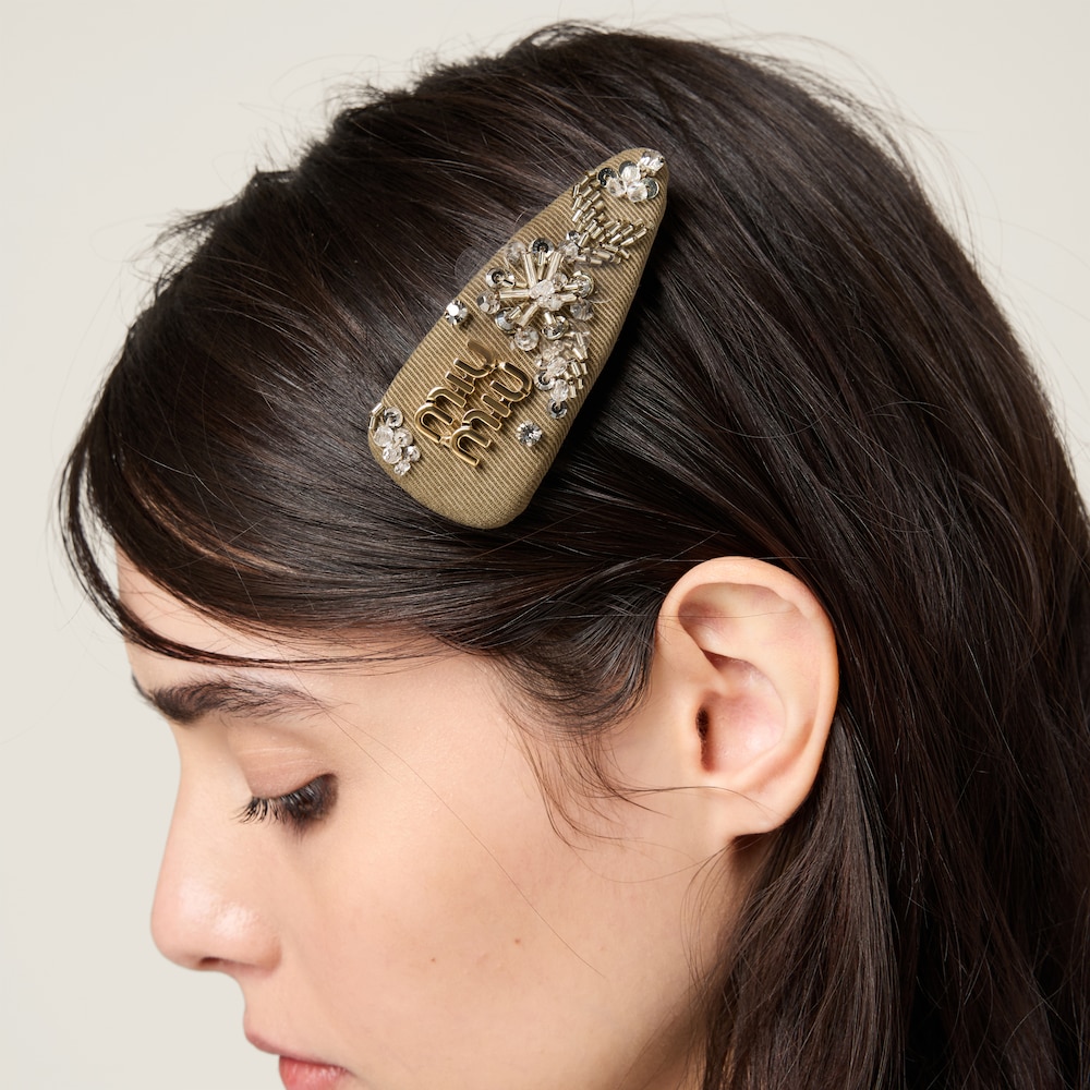 Embroidered gabardine hair clip