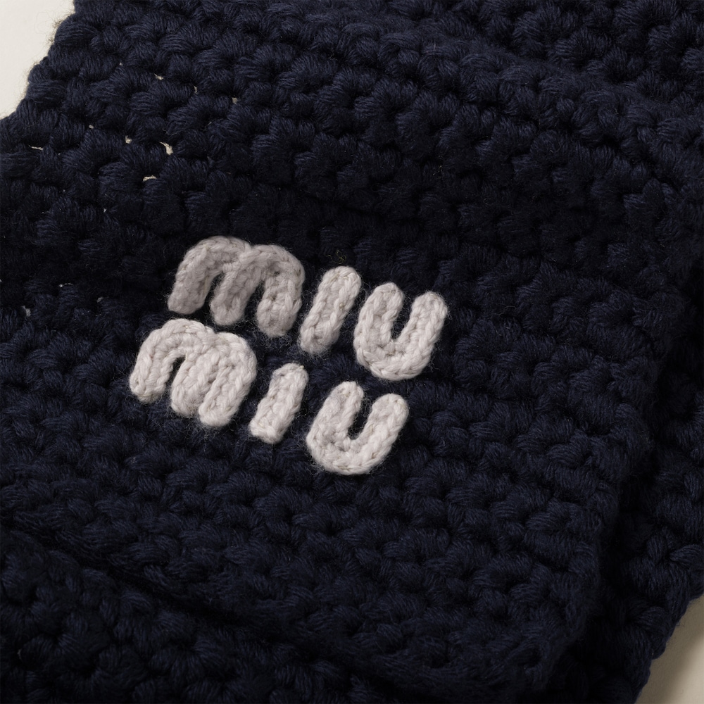 Wool scarf