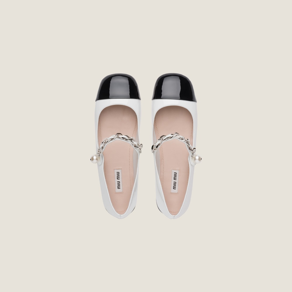 Patent leather ballerinas
