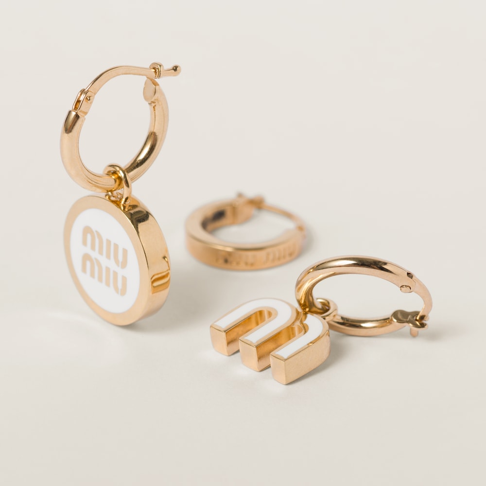 Set of enameled metal earrings