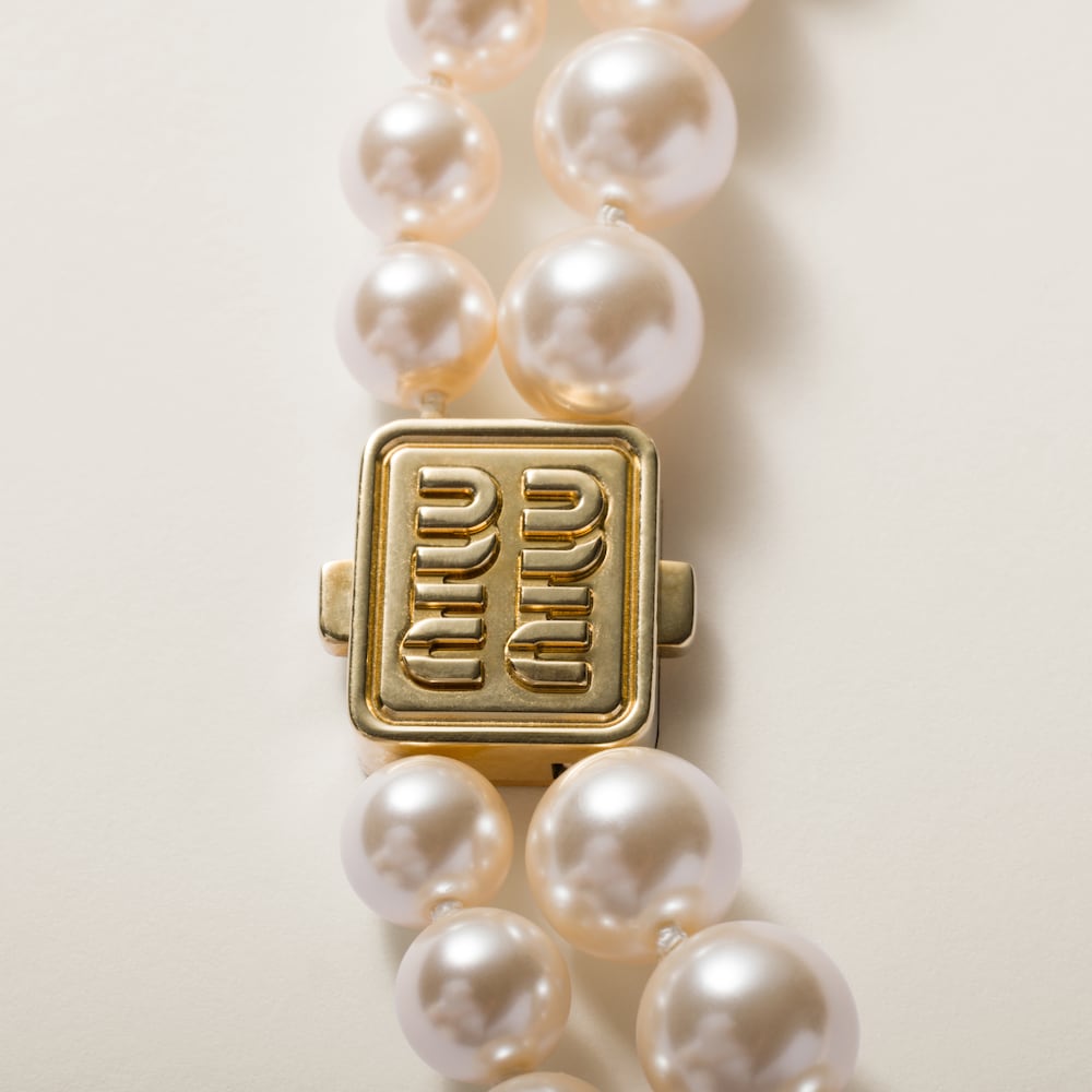 Metal and pearl necklace