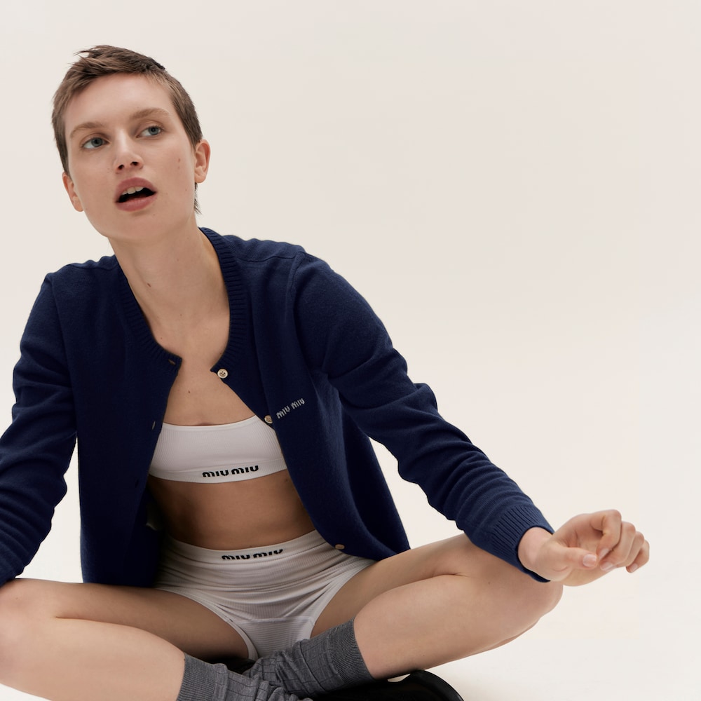 Seamless boxer shorts