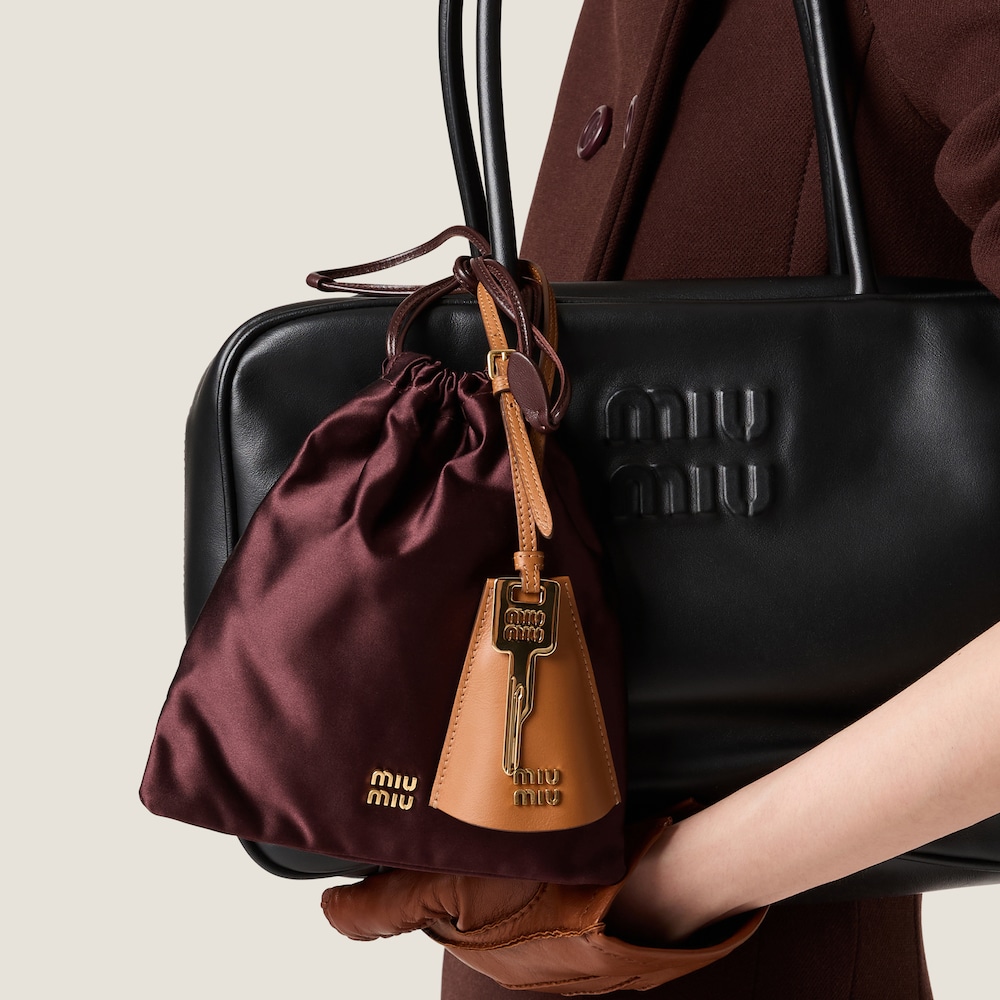 Duchesse pouch