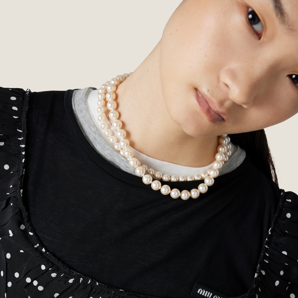 Metal and pearl necklace
