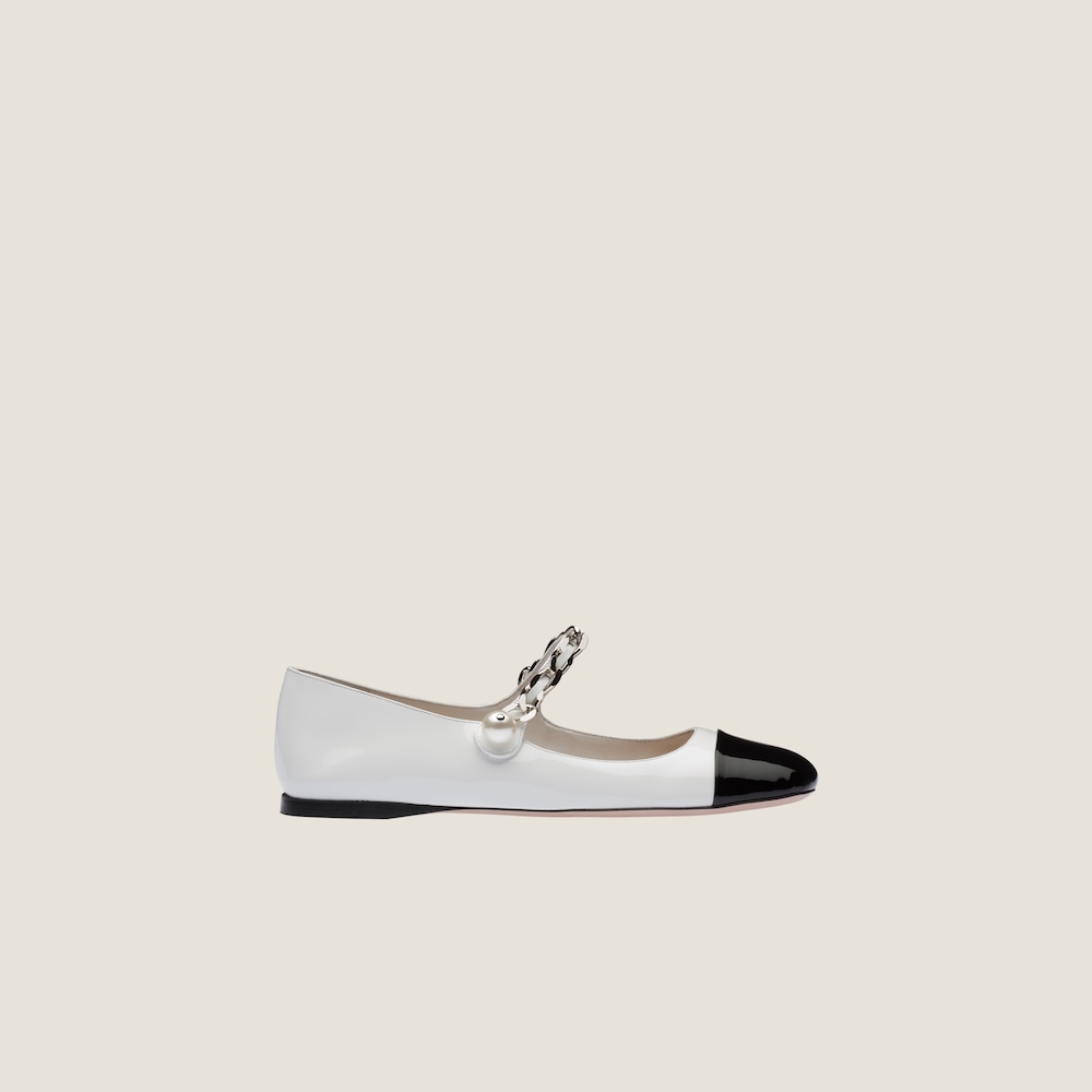 Patent leather ballerinas