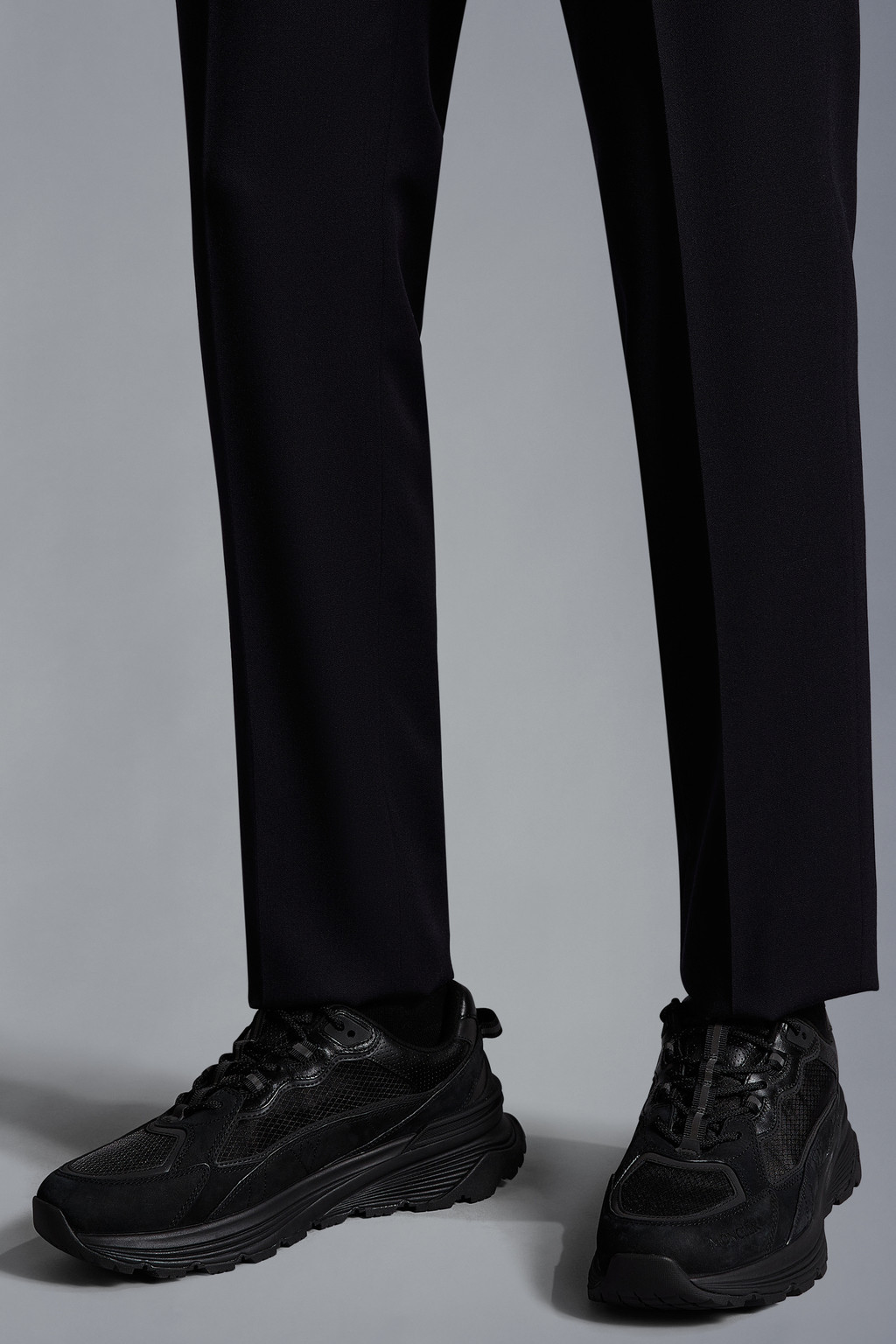 Lite Runner Low Top Sneakers