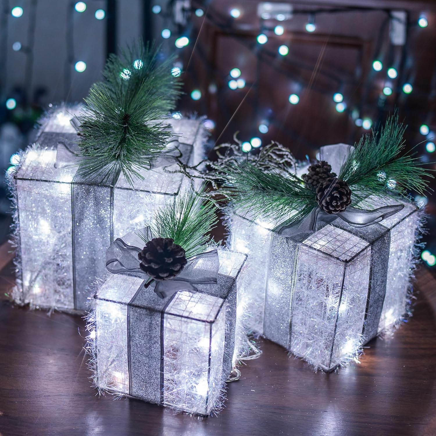 Hourleey Set of 3 Christmas Lighted Gift Boxes, Pre-lit 60 LED Light Up Present Boxes Ornament Outdoor Warm White Tinsel Boxes Decoration for Indoor Christmas Home Yard Lawn Decor