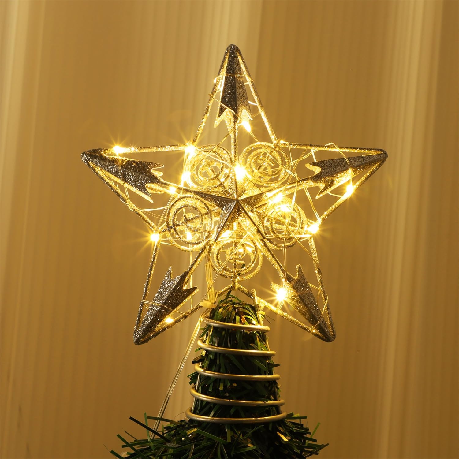 Juegoal Star Tree Topper with 20 LED Lights, Metal Golden Lighted Treetop Ornaments, Battery Powered Light Up Christmas Tree Decorations, 6.5 x 6.5 Inches