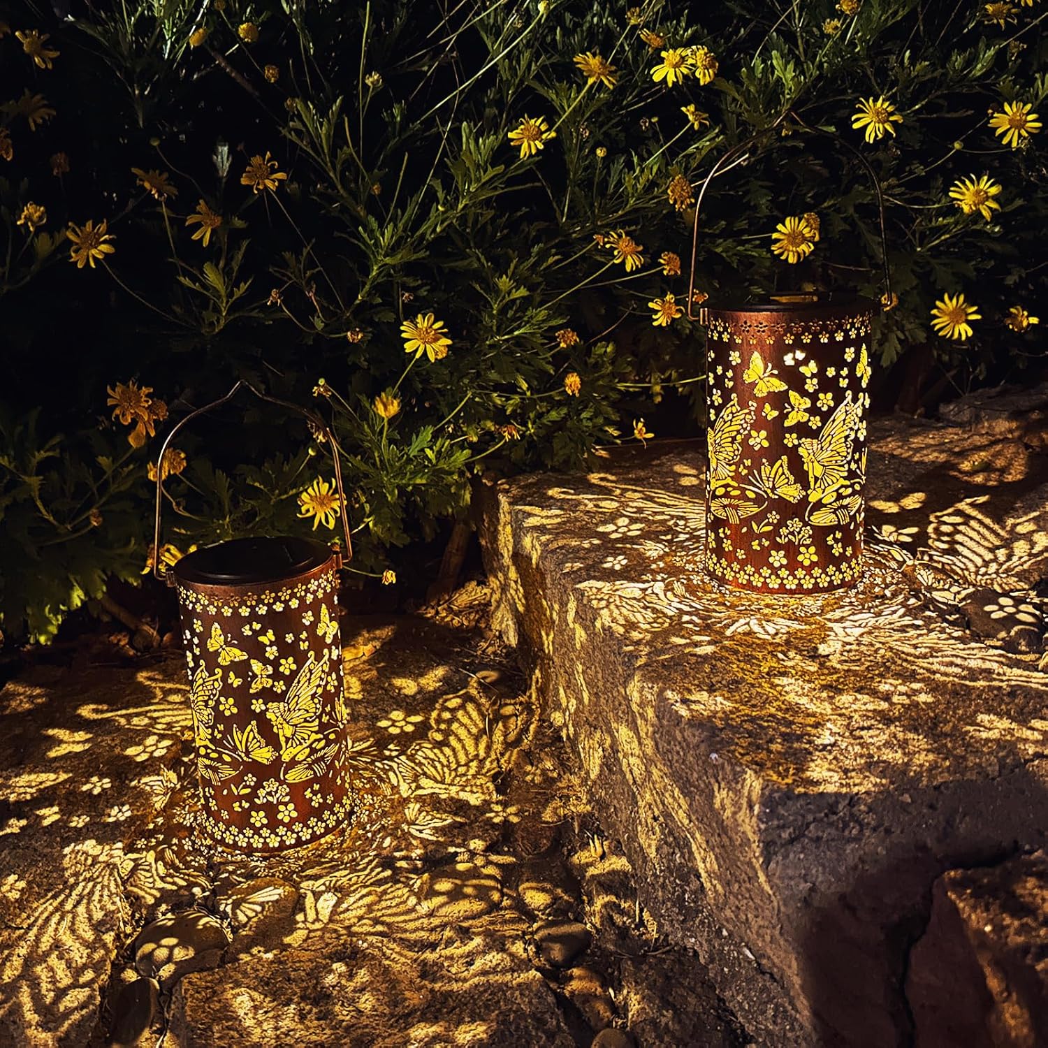 Christmas Gifts For women,Solar Lanterns Outdoor Hanging Lantern Lights, Dragonfly Hollowed-Out Metal Decor Lantern, Waterproof LED Decorative Garden Light - Delicate Garden Decoration for Patio, Yard