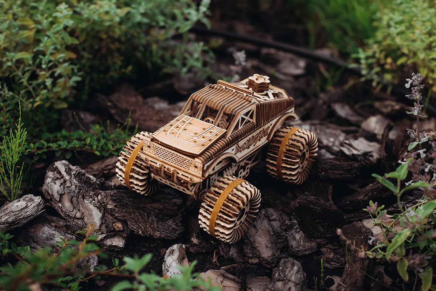 Wood Trick Monster - Rompecabezas de madera 3D para adultos - Paseos de hasta 18 pies - 8.3 x 6.3 pulgadas - Kit de camión modelo para construir para adultos