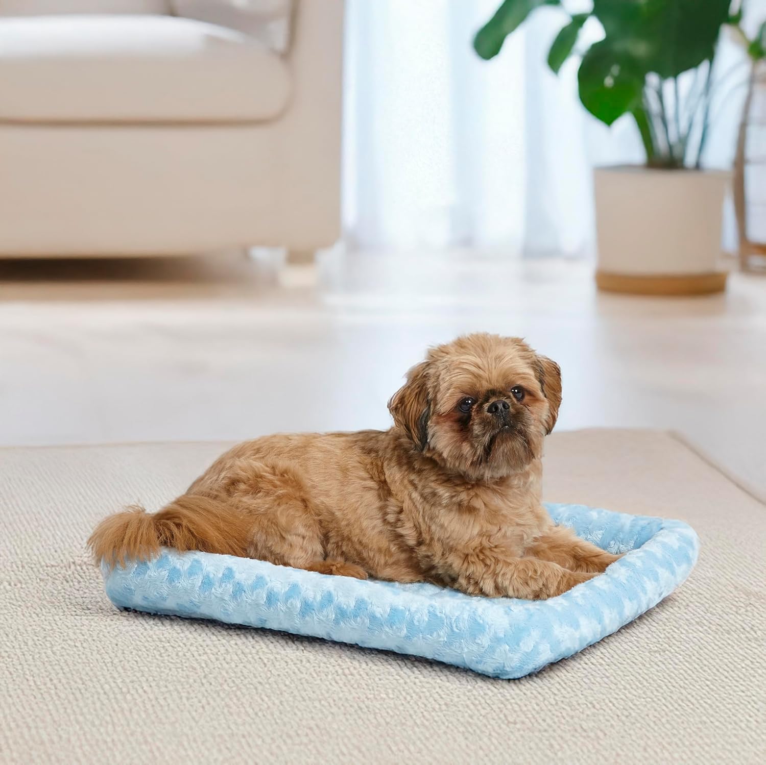 18L-Inch White Fleece Dog or Cat Bed with Comfortable Bolster, Ideal for Toy Dog Breeds & Fits an 18-Inch Crate, Easy Maintenance Machine Wash & Dry
