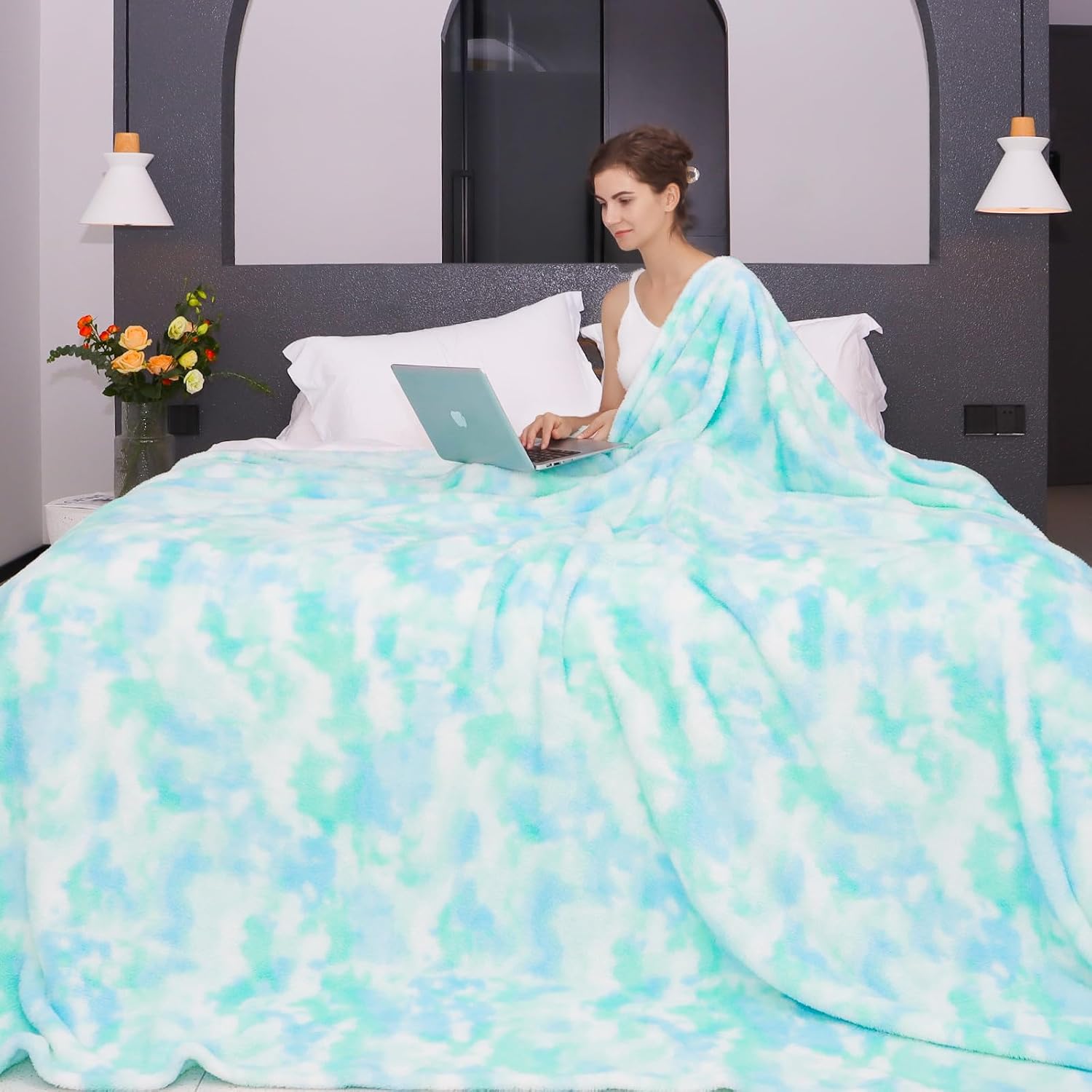 MUGD Blankets Fuzzy Soft Fleece Throw Blanket Cozy Soft Warm Throw Blanket for Bed