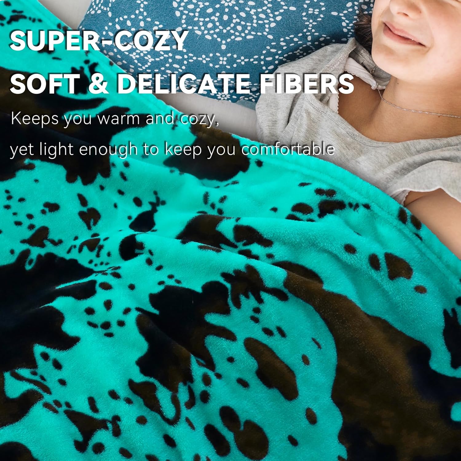 Blue Throw Blanket Soft Fleece Blankets Cyan Blue Lightweight Fuzzy Blanket Gifts Decor Stuff for Girls Women Teen Couch Bed