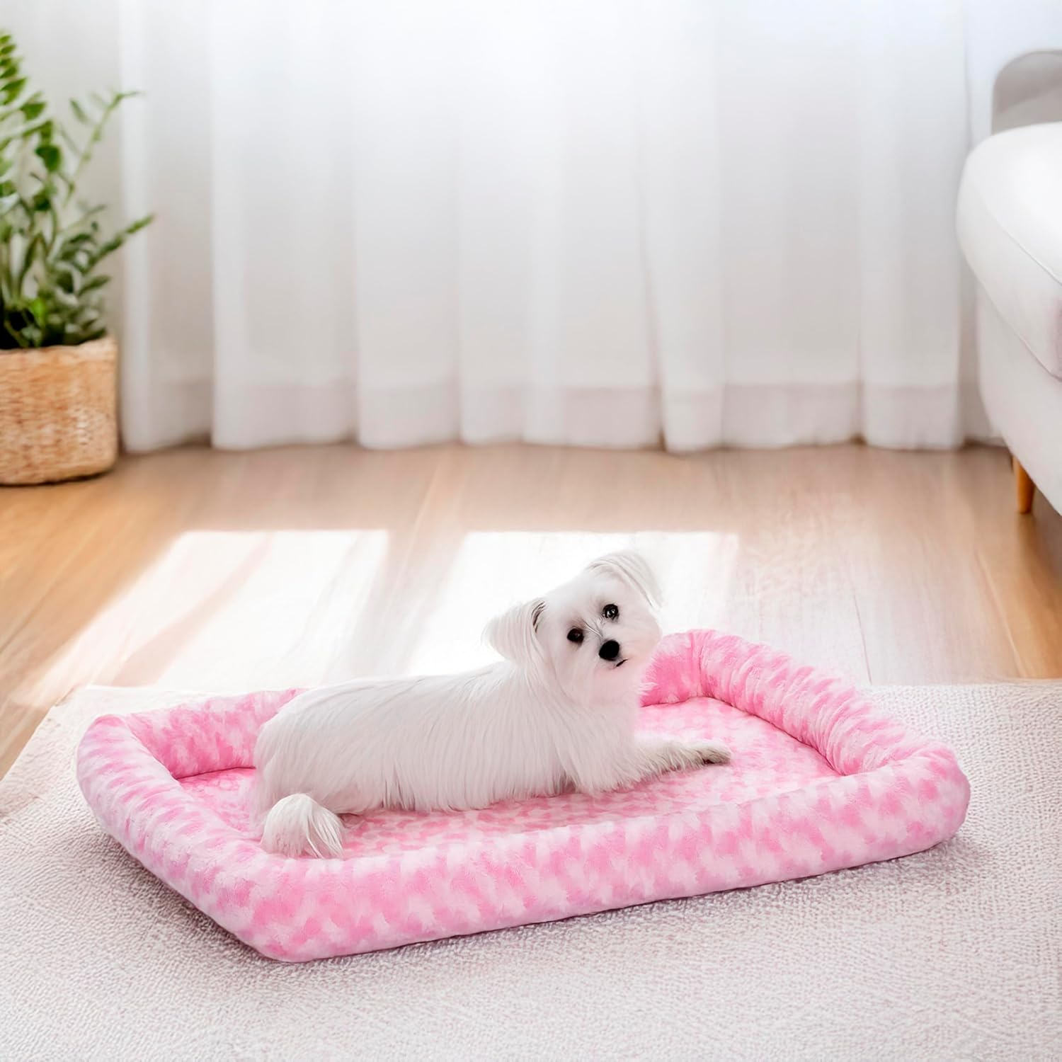 18L-Inch White Fleece Dog or Cat Bed with Comfortable Bolster, Ideal for Toy Dog Breeds & Fits an 18-Inch Crate, Easy Maintenance Machine Wash & Dry