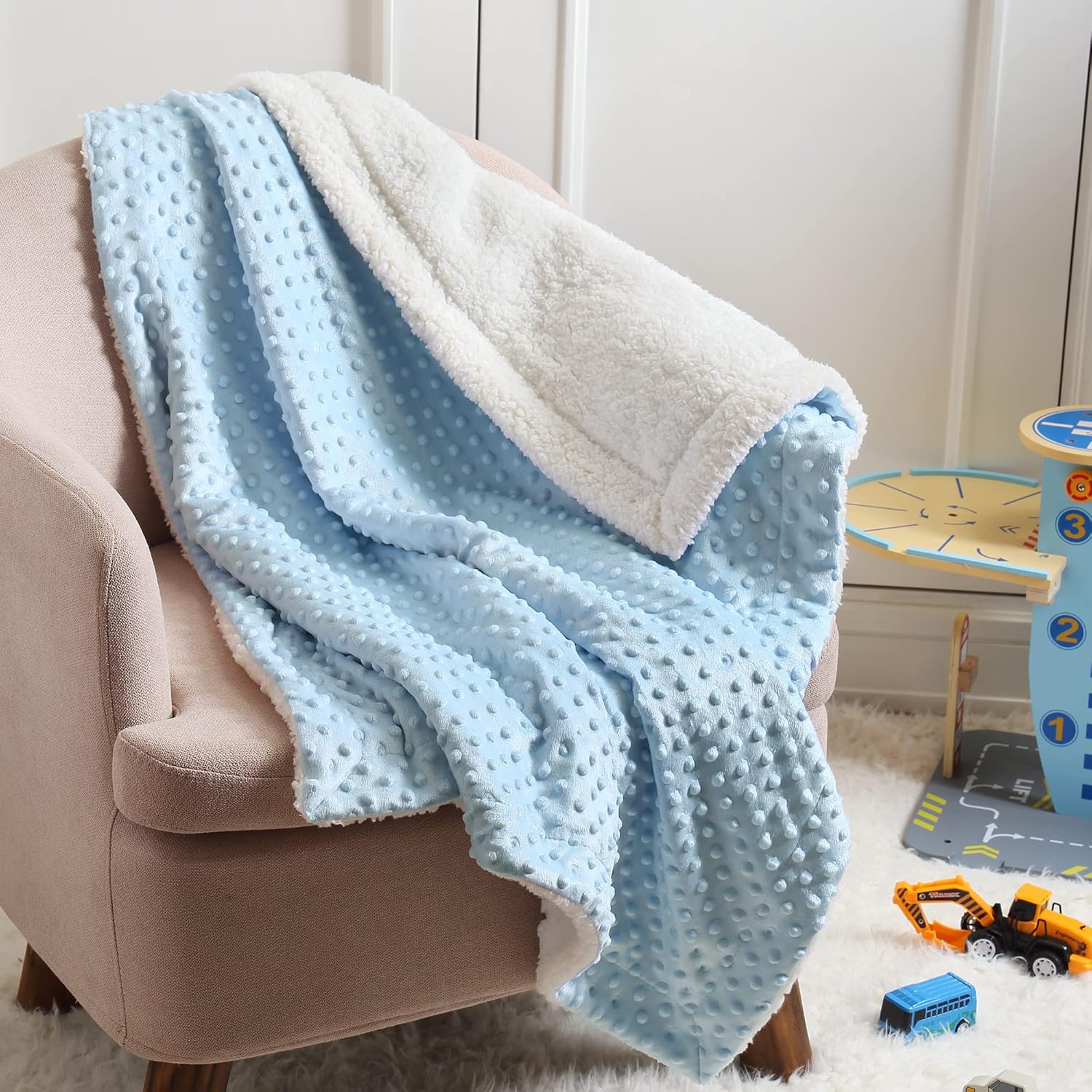 CREVENT Minky Baby Blanket for Girls Boys, Soft Plush Receiving Blanket for Newborns - 76x102cm (Animal)