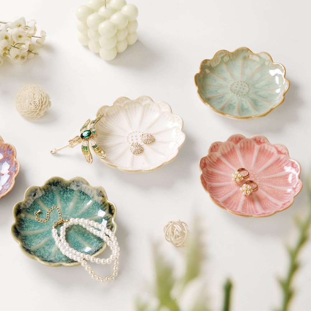 Lotus Leaf Shape Decorative Ring Tray, Small Key Bowl, Ceramic Trinket Tray Jewelry Dish Organizing Necklace Earrings, Home Decoration for Mom Best Friend Sister, Pink.