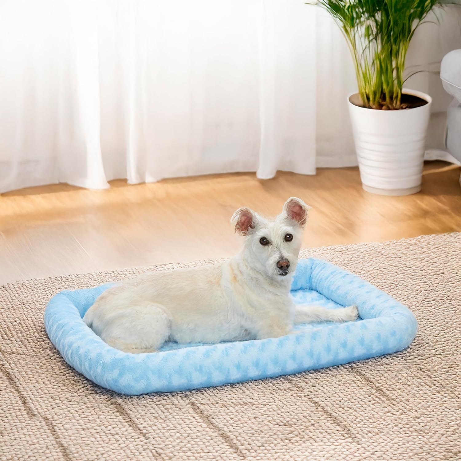 18L-Inch White Fleece Dog or Cat Bed with Comfortable Bolster, Ideal for Toy Dog Breeds & Fits an 18-Inch Crate, Easy Maintenance Machine Wash & Dry
