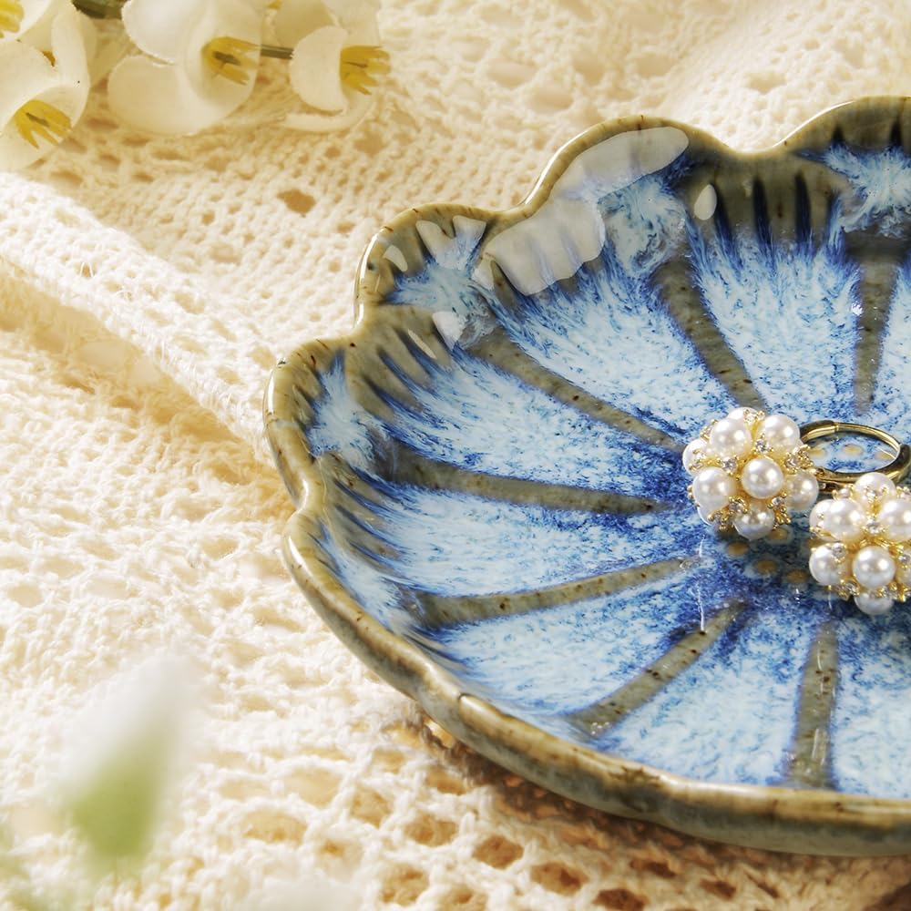 Lotus Leaf Shape Decorative Ring Tray, Small Key Bowl, Ceramic Trinket Tray Jewelry Dish Organizing Necklace Earrings, Home Decoration for Mom Best Friend Sister, Pink.