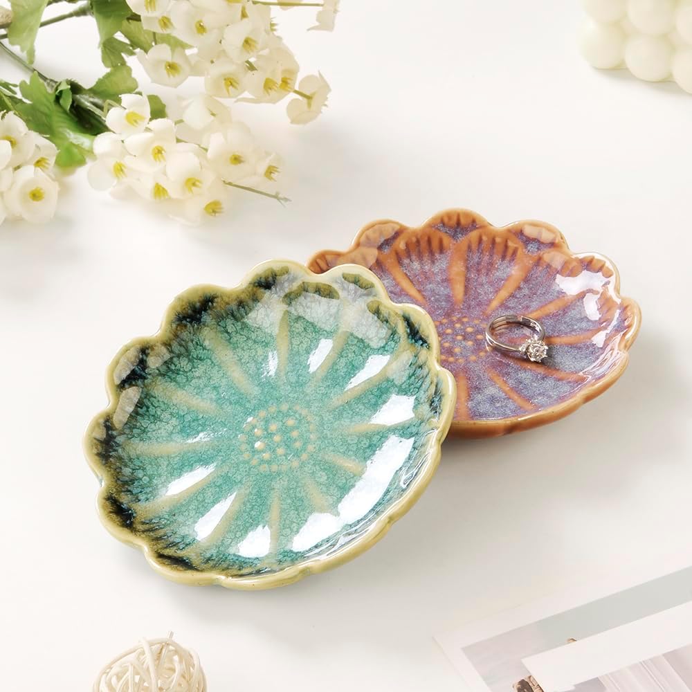 Lotus Leaf Shape Decorative Ring Tray, Small Key Bowl, Ceramic Trinket Tray Jewelry Dish Organizing Necklace Earrings, Home Decoration for Mom Best Friend Sister, Pink.