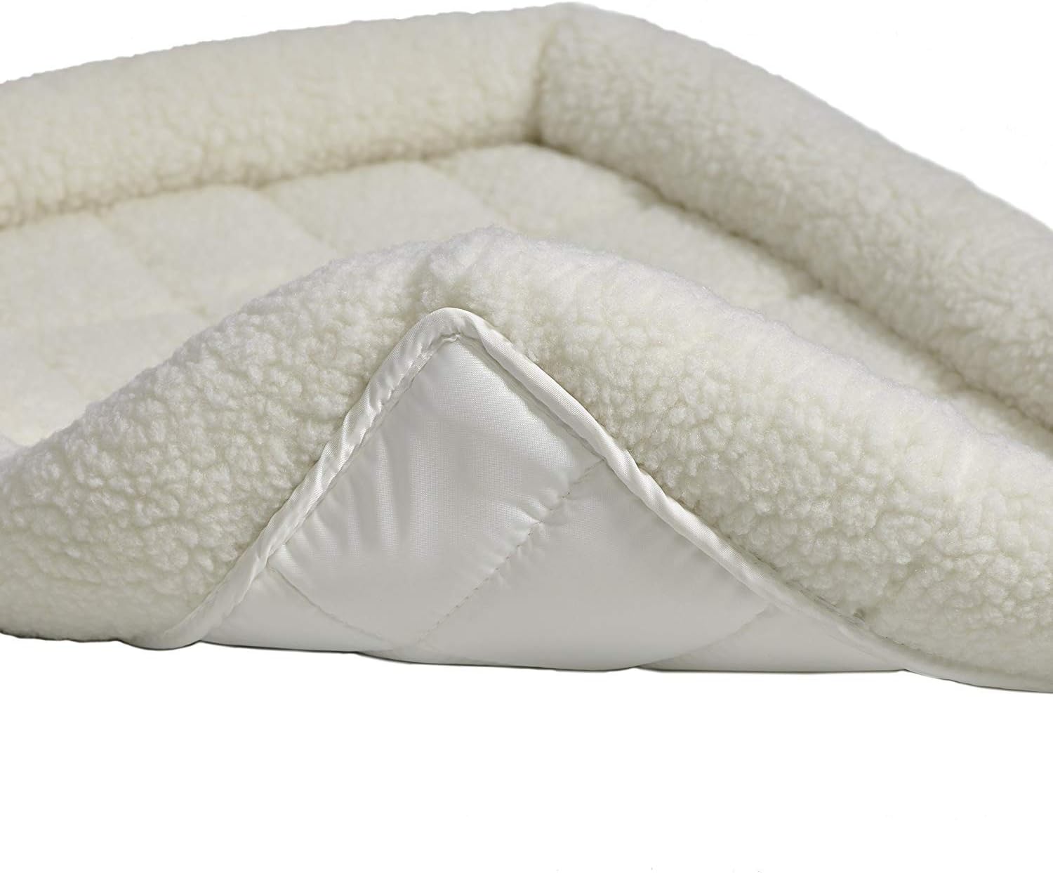 18L-Inch White Fleece Dog or Cat Bed with Comfortable Bolster, Ideal for Toy Dog Breeds & Fits an 18-Inch Crate, Easy Maintenance Machine Wash & Dry