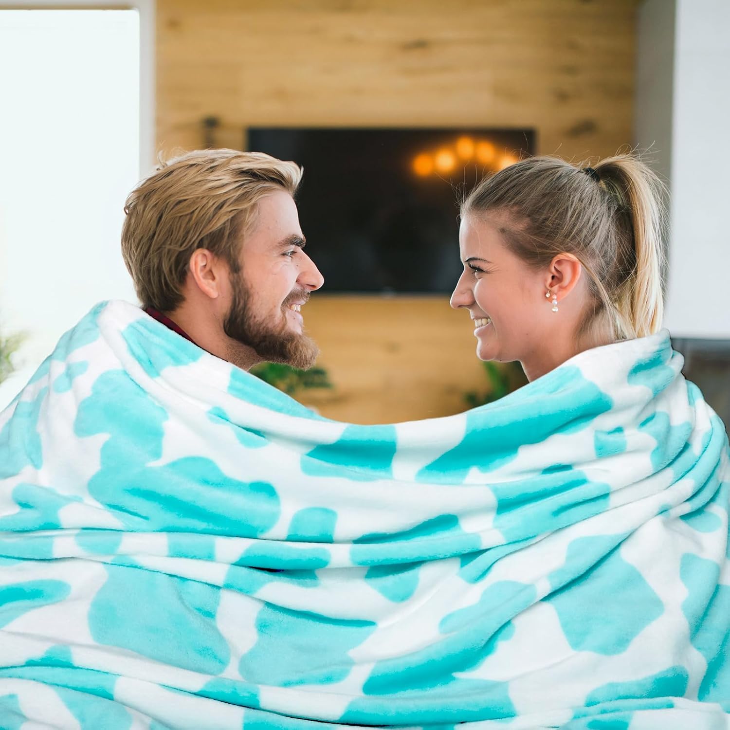 Blue Throw Blanket Soft Fleece Blankets Cyan Blue Lightweight Fuzzy Blanket Gifts Decor Stuff for Girls Women Teen Couch Bed