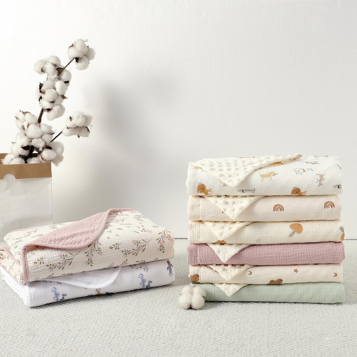 CREVENT Minky Baby Blanket for Girls Boys, Soft Plush Receiving Blanket for Newborns - 76x102cm (Animal)