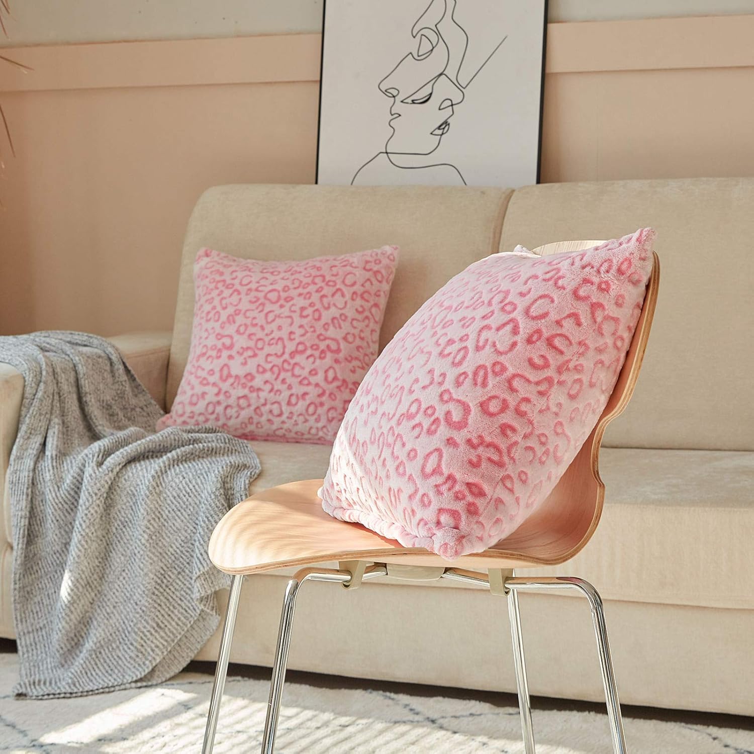FY Fiber House Set of 2 Leopard Print Pillow Cover Cheetah Decorative Throw Pillow Covers Flannel Fleece Pillowcases for Couch Bed Sofa, 18 x 18 Inch, Pink