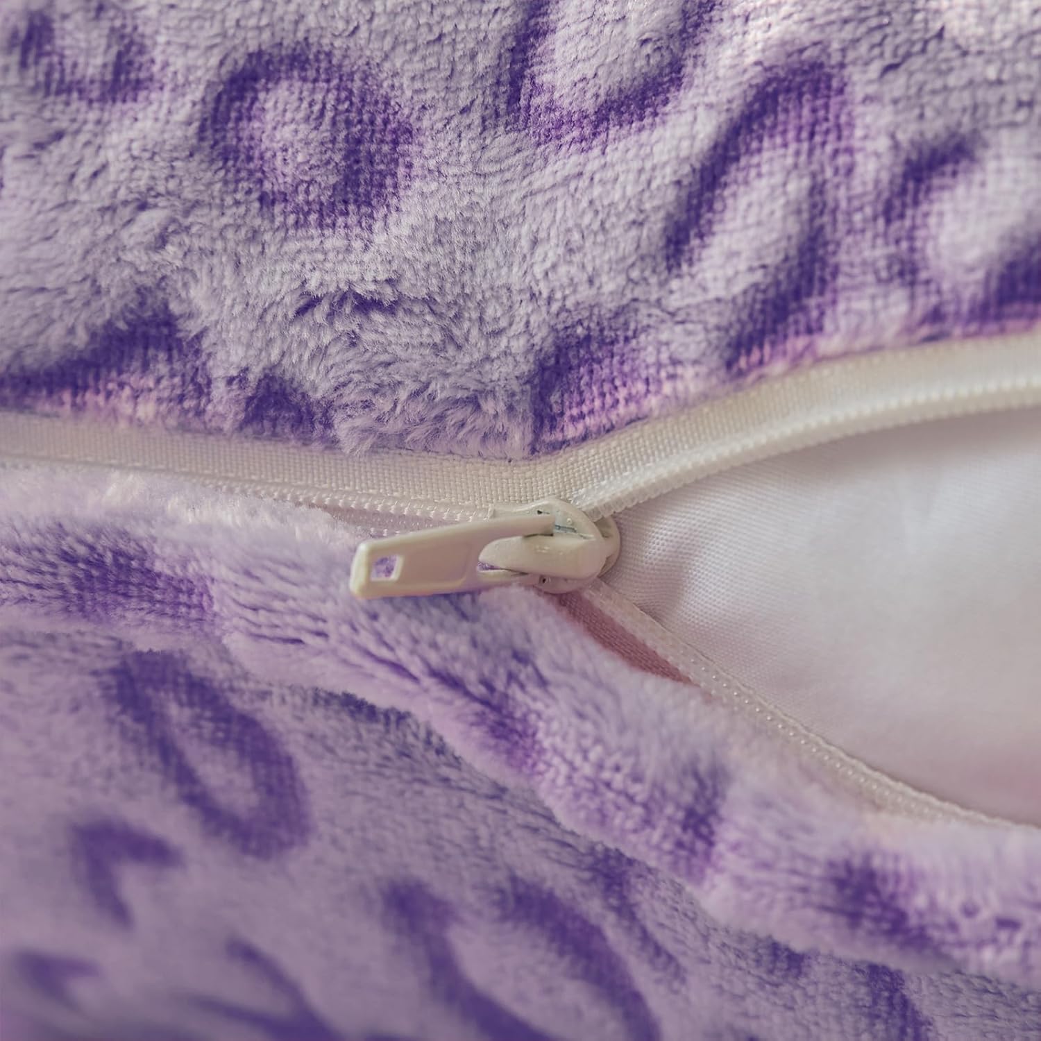 FY Fiber House Set of 2 Leopard Print Pillow Cover Cheetah Decorative Throw Pillow Covers Flannel Fleece Pillowcases for Couch Bed Sofa, 18 x 18 Inch, Pink