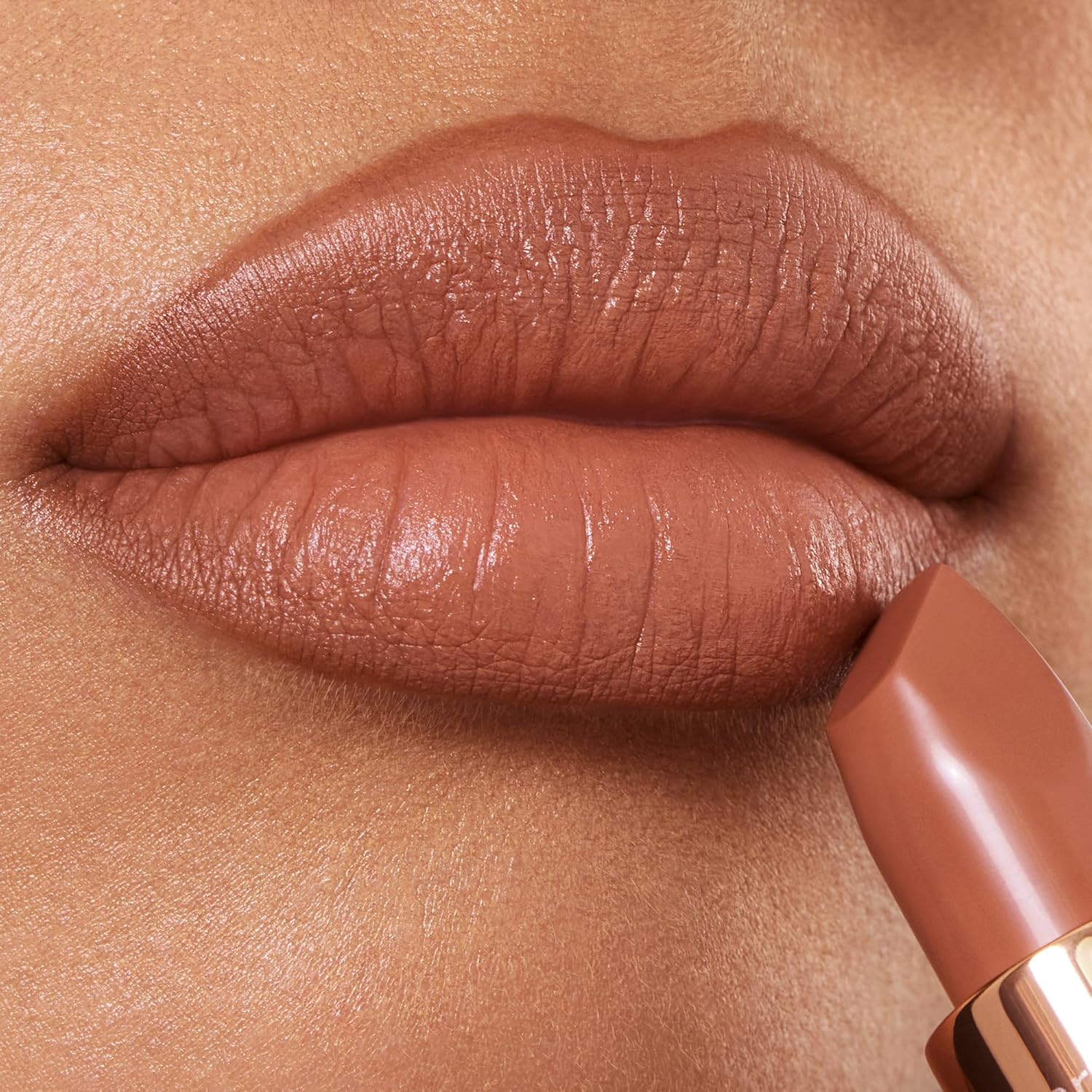 Charlotte Tilbury Matte Revolution Lipstick - Long Lasting, Matte Lipstick with Buildable Color & Lip-Loving Ingredients - Creamy, Easy to Blend Formula
