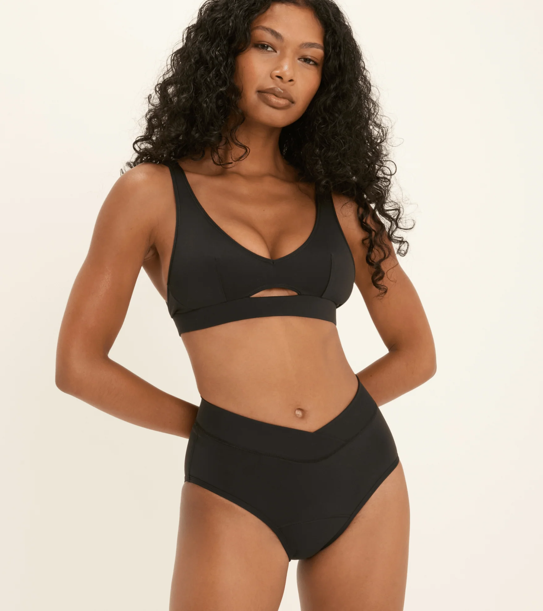 Aurora - Hugger - Schwarz