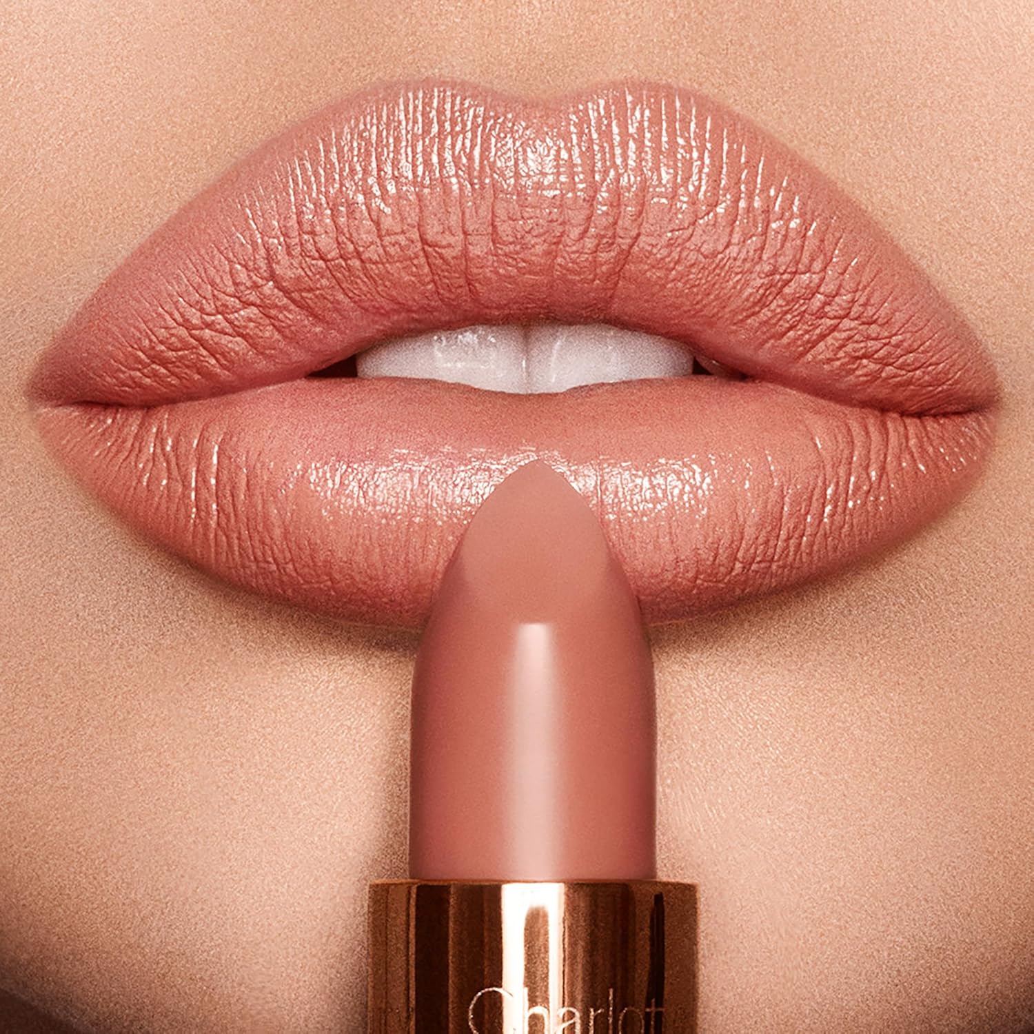 Charlotte Tilbury K.I.S.S.I.N.G Lipstick - Moisturizing & Hydrating Lipstick with Light-Diffusing Pigments for a Luminous Finish & Fuller-Looking Lips