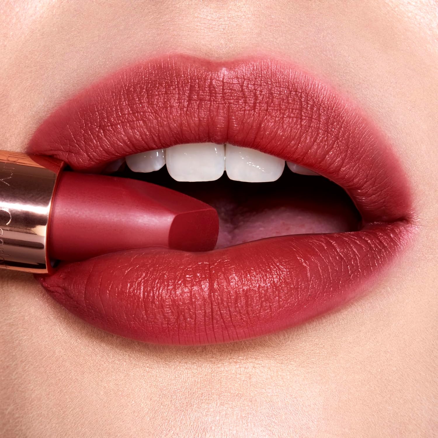 Charlotte Tilbury Matte Revolution Lipstick - Long Lasting, Matte Lipstick with Buildable Color & Lip-Loving Ingredients - Creamy, Easy to Blend Formula