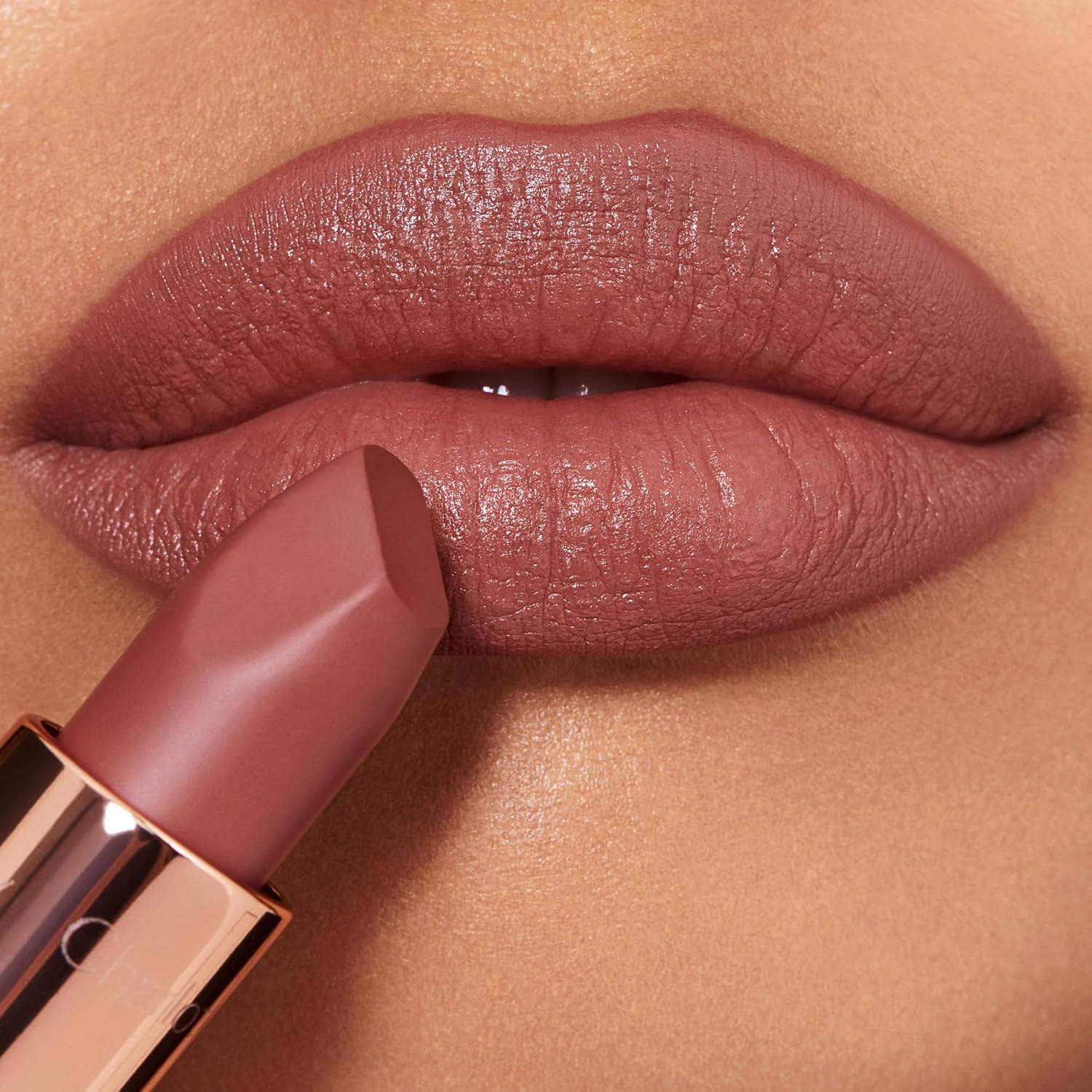 Charlotte Tilbury Matte Revolution Lipstick - Long Lasting, Matte Lipstick with Buildable Color & Lip-Loving Ingredients - Creamy, Easy to Blend Formula