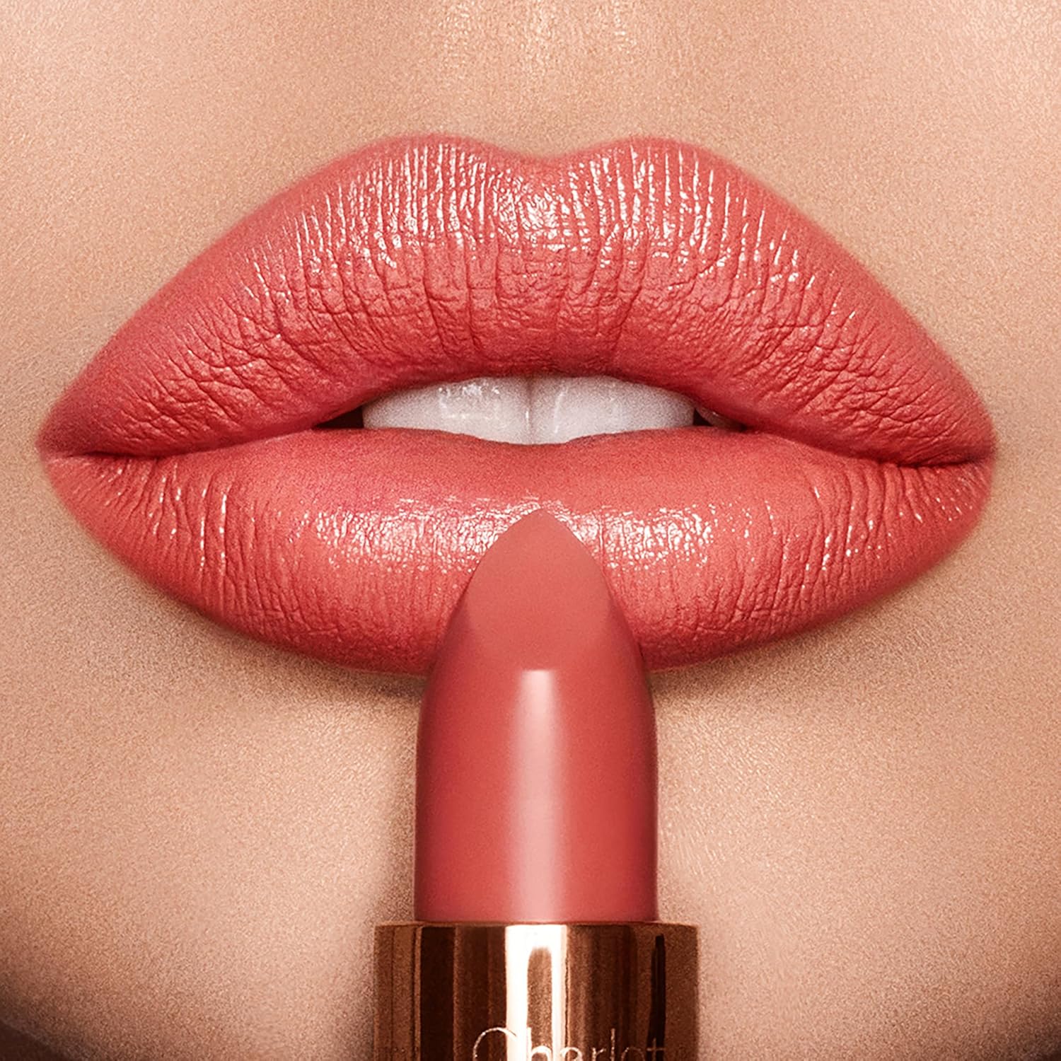 Charlotte Tilbury K.I.S.S.I.N.G Lipstick - Moisturizing & Hydrating Lipstick with Light-Diffusing Pigments for a Luminous Finish & Fuller-Looking Lips