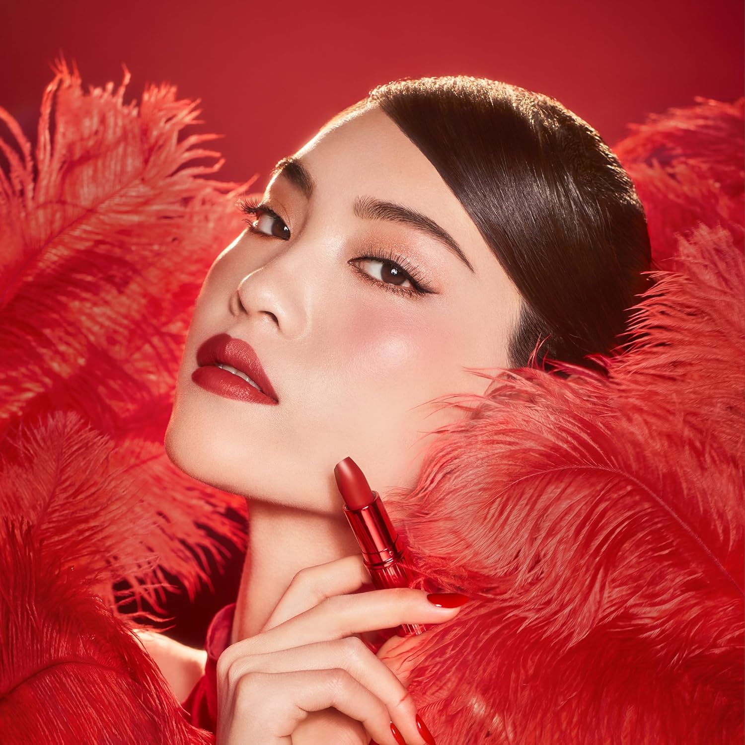 Charlotte Tilbury Matte Revolution Lipstick - Long Lasting, Matte Lipstick with Buildable Color & Lip-Loving Ingredients - Creamy, Easy to Blend Formula