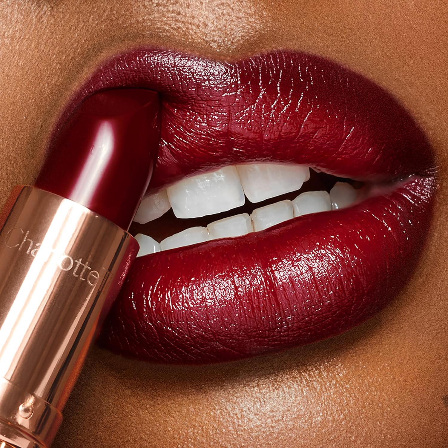 Charlotte Tilbury K.I.S.S.I.N.G Lipstick - Moisturizing & Hydrating Lipstick with Light-Diffusing Pigments for a Luminous Finish & Fuller-Looking Lips