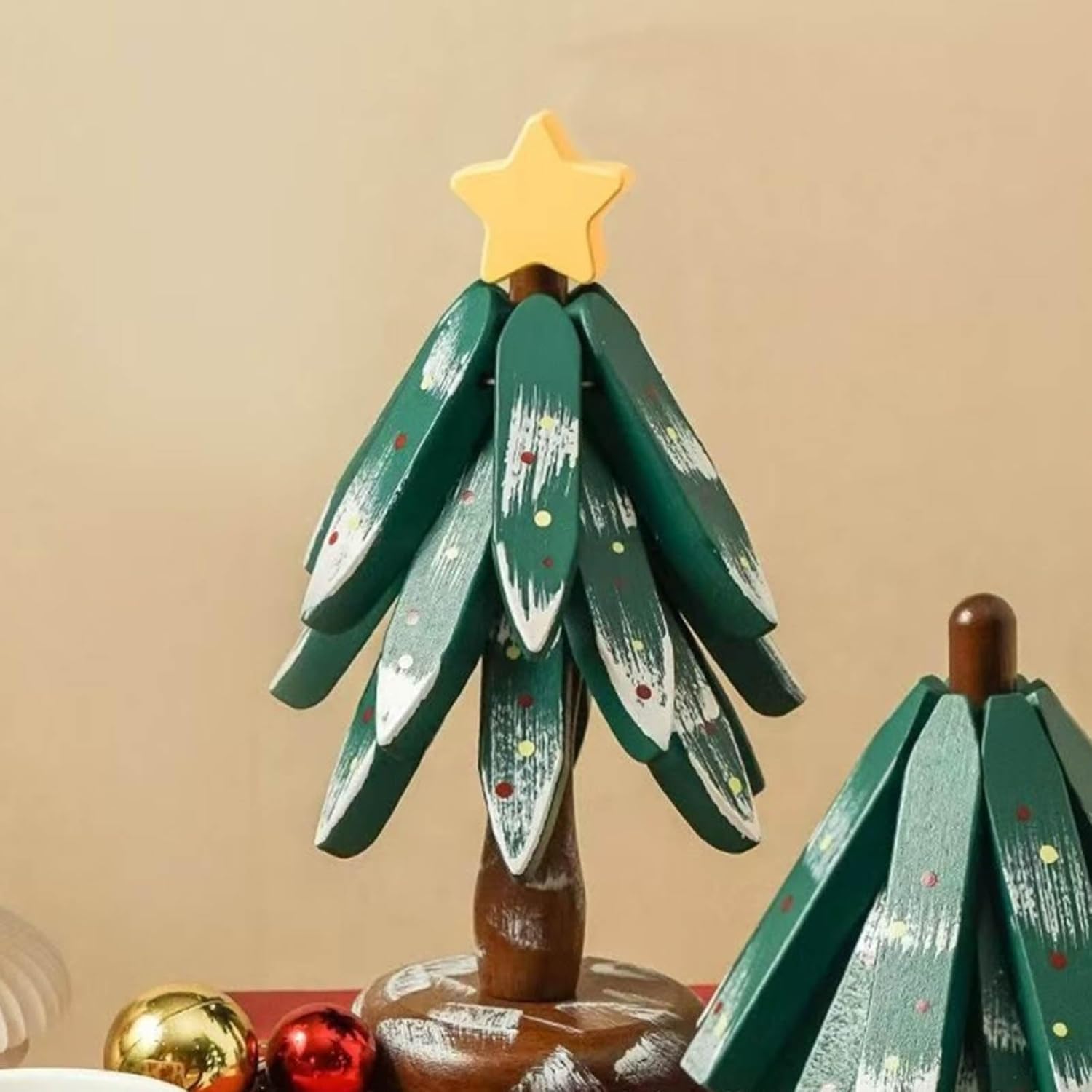 Premium Wooden Christmas Tree Trivet Set for Hot Dishes - Heat Resistant Table Pad, Decorative Coaster for Holiday Dining, Easy to Clean & Stackable Storage (Leaf-Shaped Round)