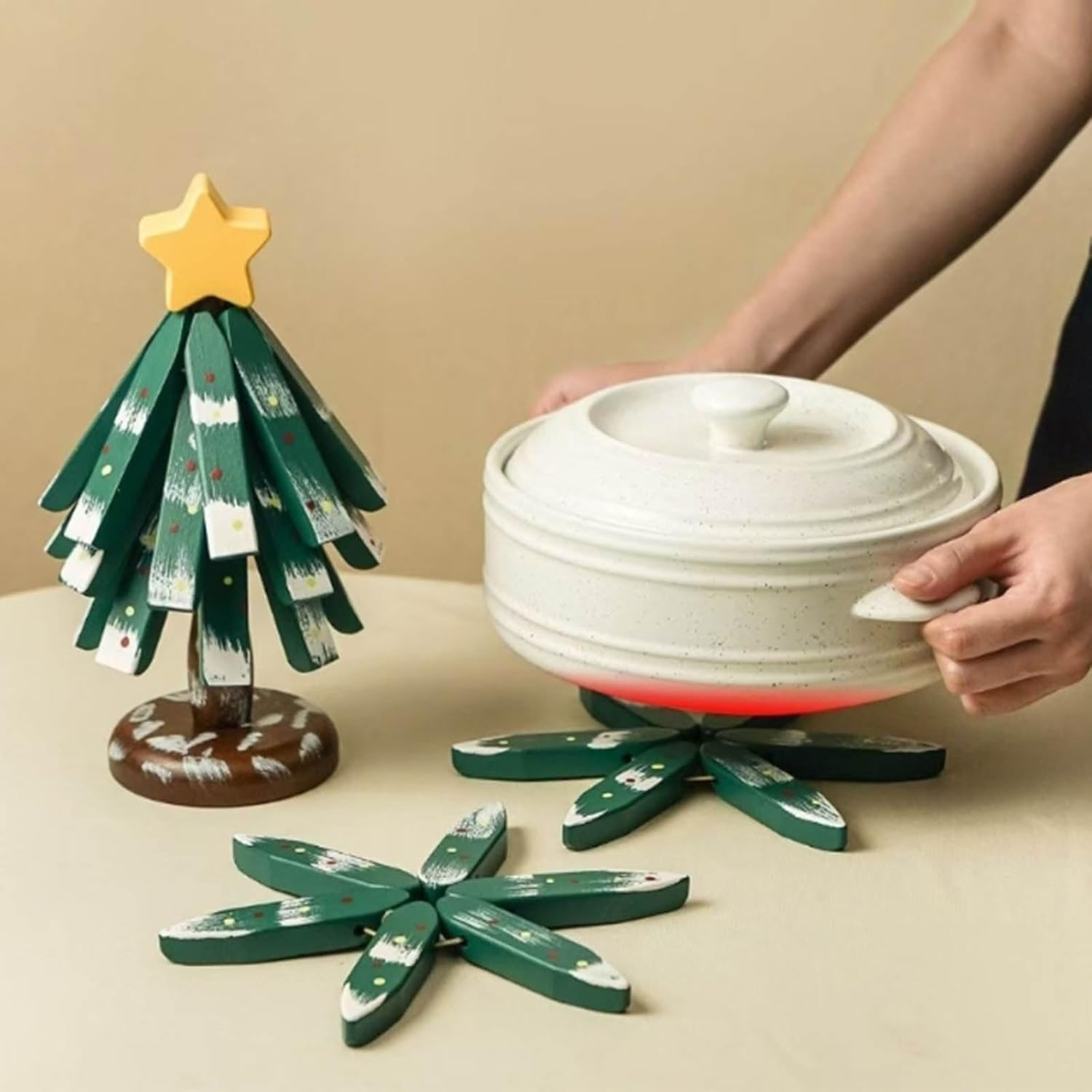 Premium Wooden Christmas Tree Trivet Set for Hot Dishes - Heat Resistant Table Pad, Decorative Coaster for Holiday Dining, Easy to Clean & Stackable Storage (Leaf-Shaped Round)