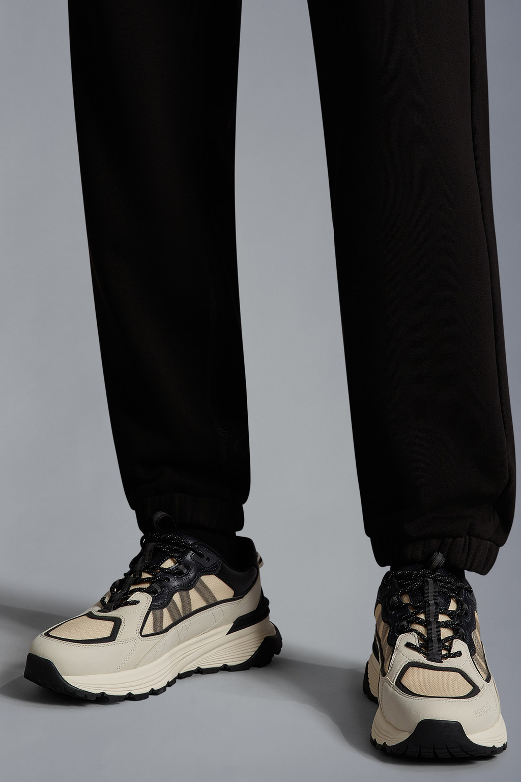 Lite Runner Low Top Sneakers