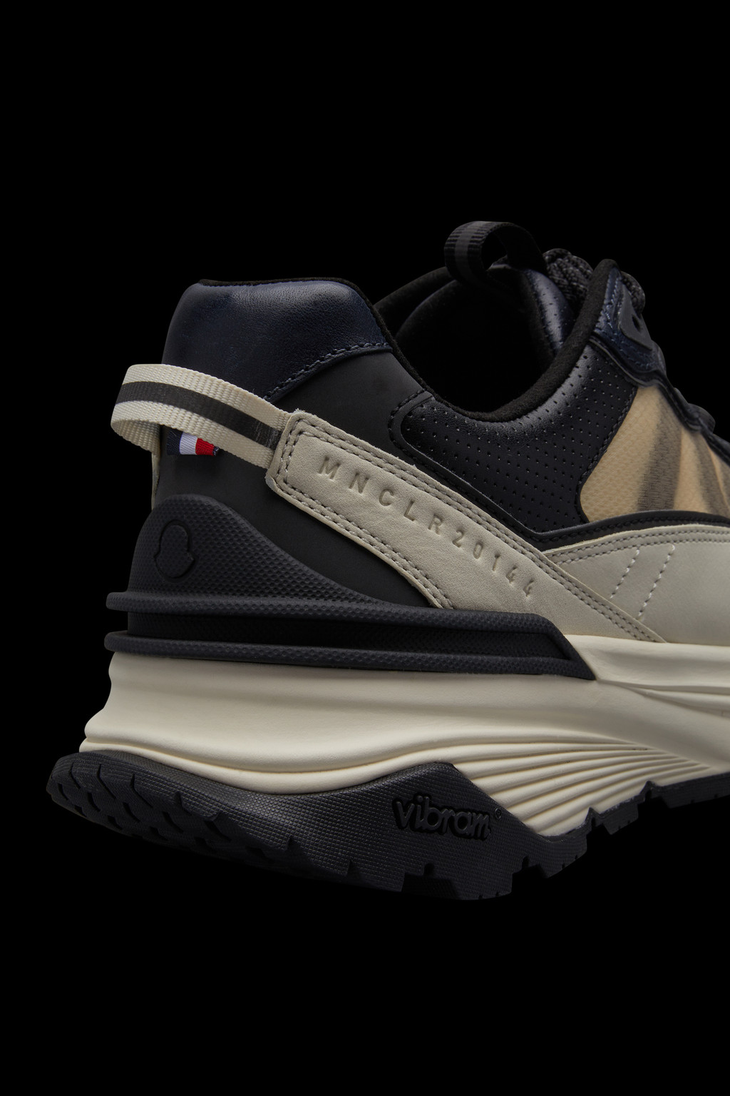 Lite Runner Low Top Sneakers