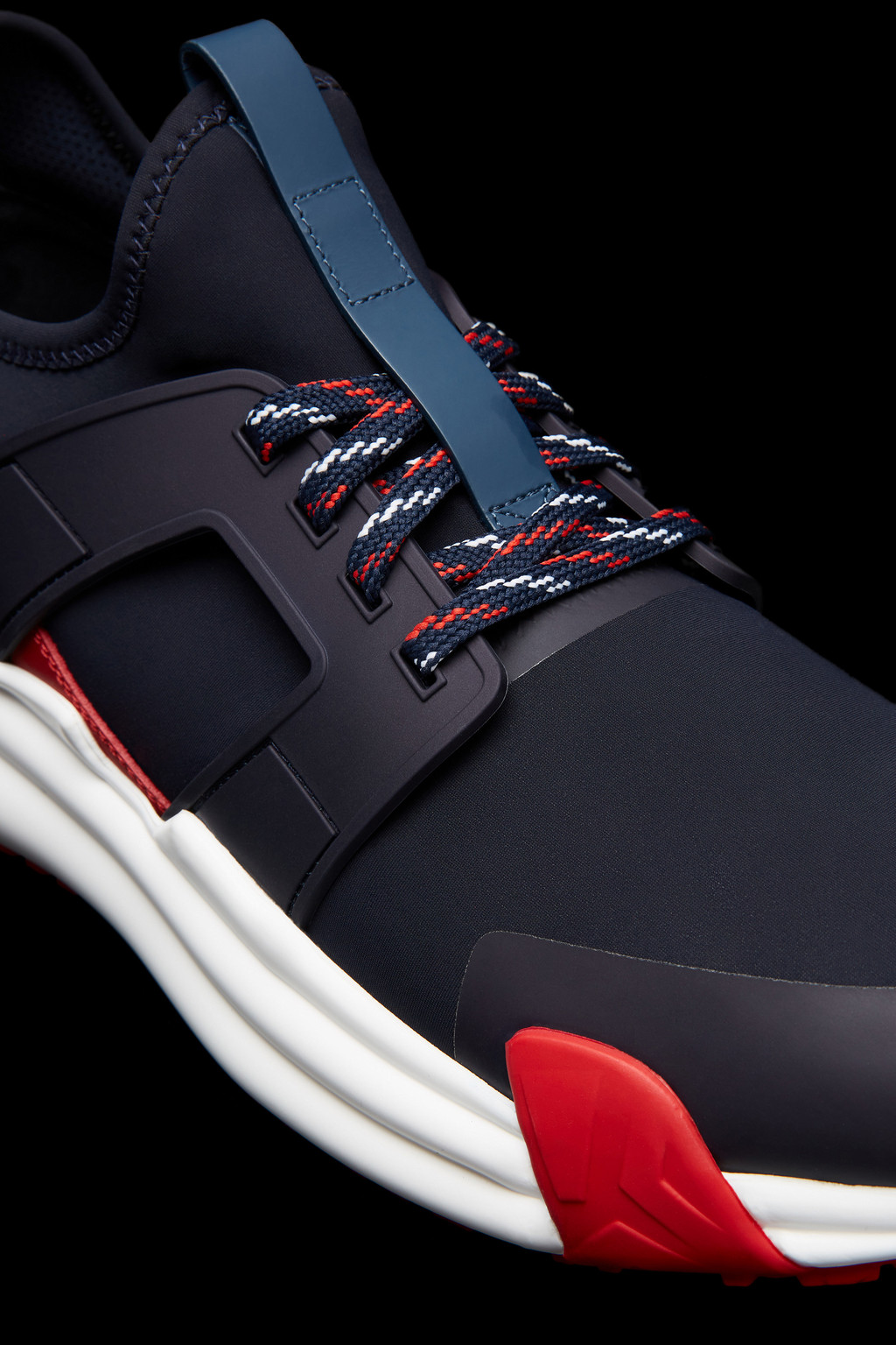 Lunarove Low Top Sneakers