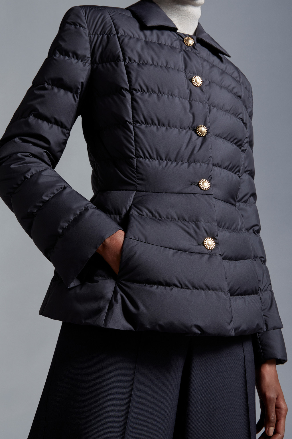 Plongeon Short Down Jacket
