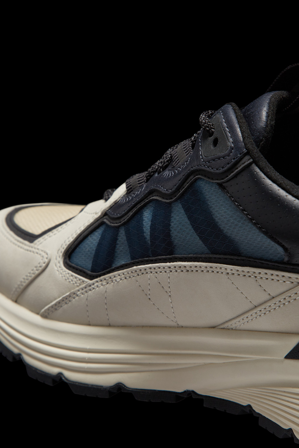 Lite Runner Low Top Sneakers