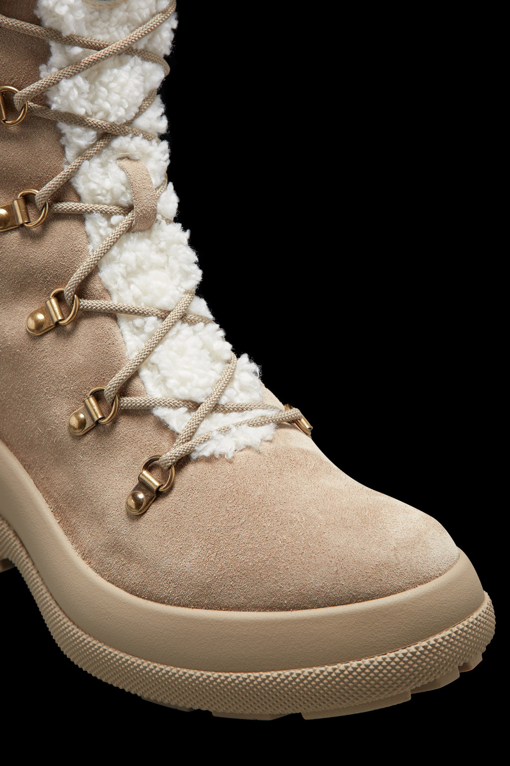 Resile Trek Lace-Up Boots