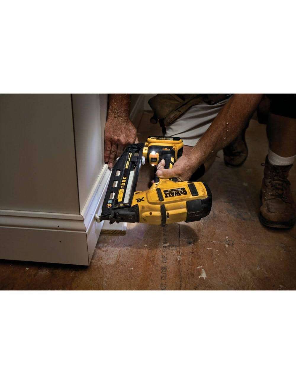 20V MAX XR Lithium-Ion Cordless 16-Gauge Angled Finish Nailer (Tool Only)