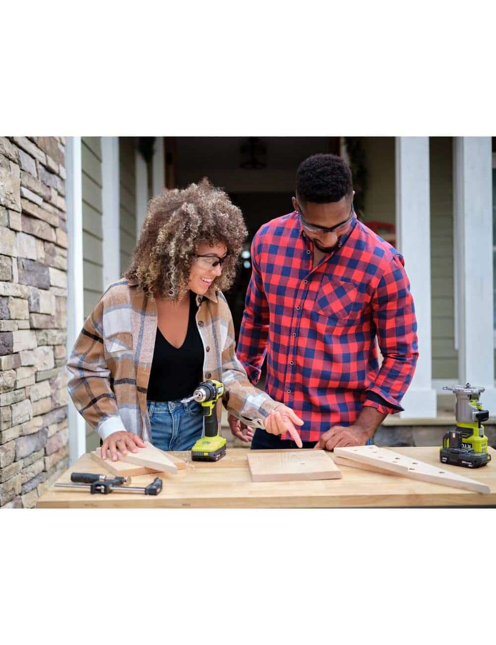 ONE+ 18V Lithium-Ion 4.0 Ah Battery (2-Pack) and Charger Kit