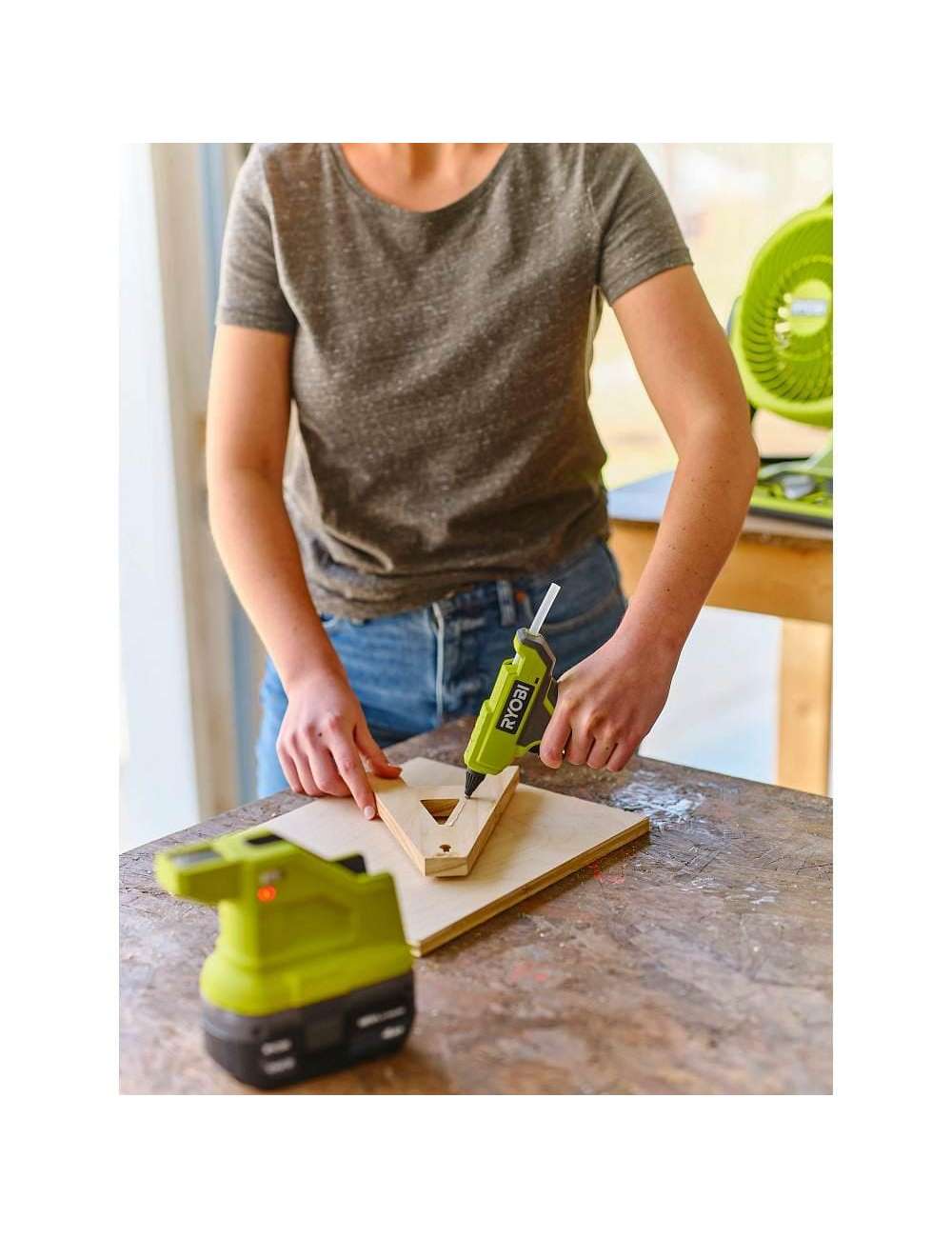 ONE+ 18V Lithium-Ion 4.0 Ah Battery (2-Pack) and Charger Kit