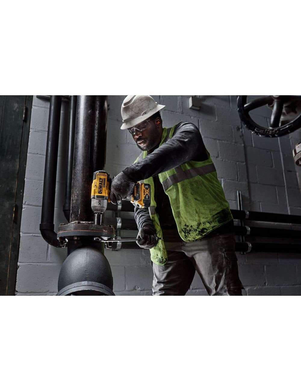 20V MAX Lithium-Ion Cordless 1/2 in. Impact Wrench Kit