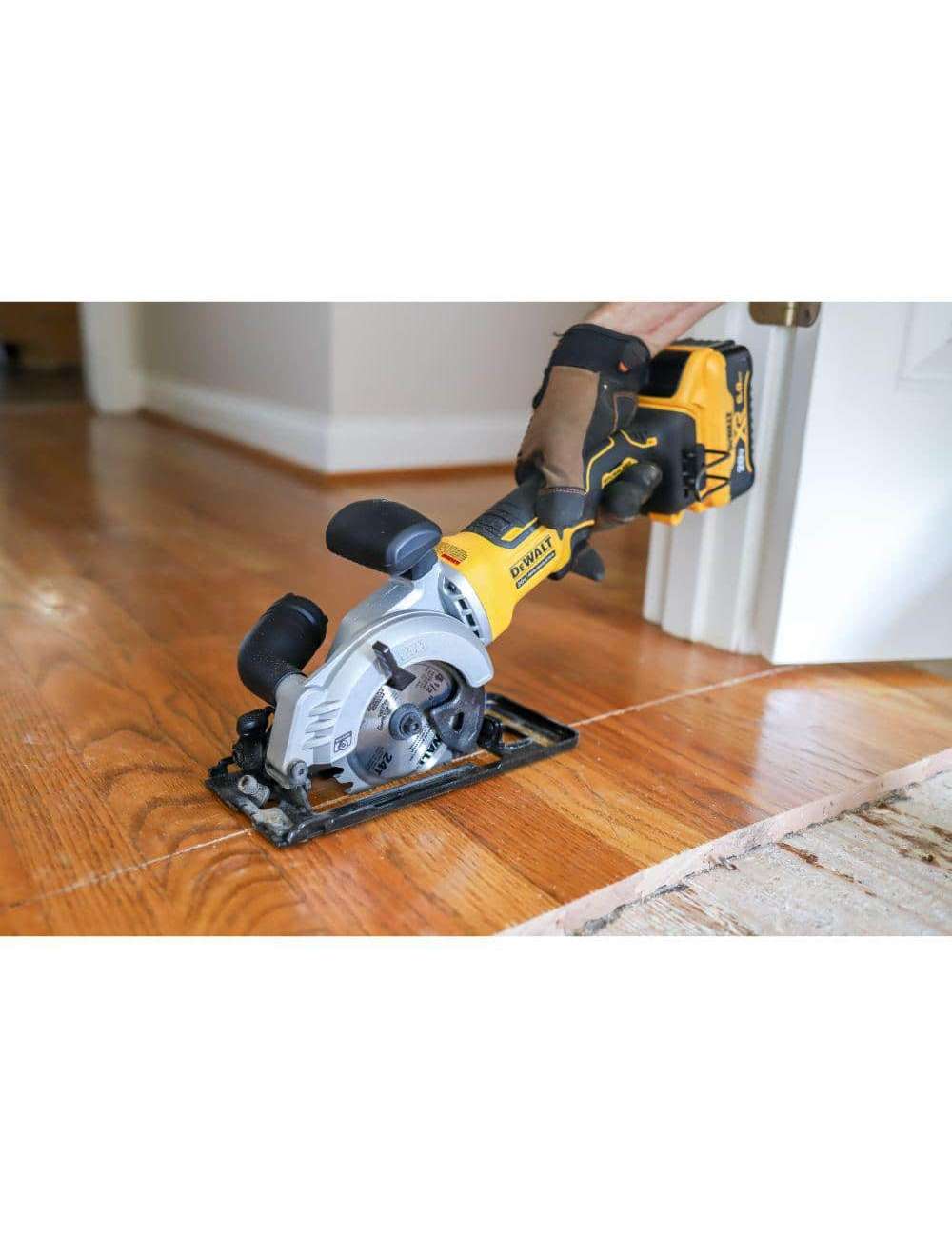 ATOMIC 20V MAX Cordless Brushless 4-1/2 in. Circular Saw (Tool Only)