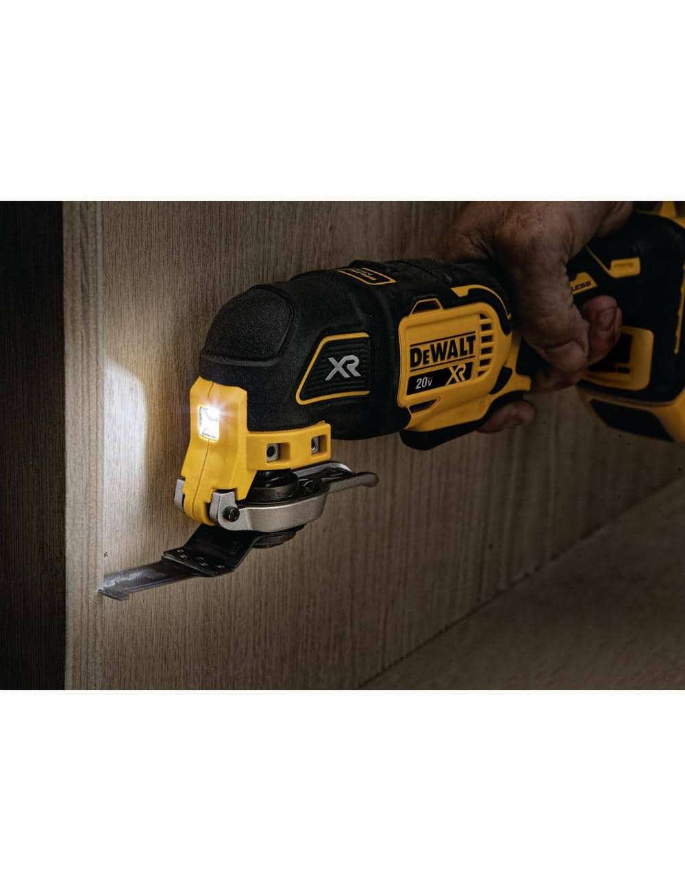 20V MAX XR Cordless Brushless 3-Speed Oscillating Multi Tool with (1) 20V 1.5Ah Battery and Charger